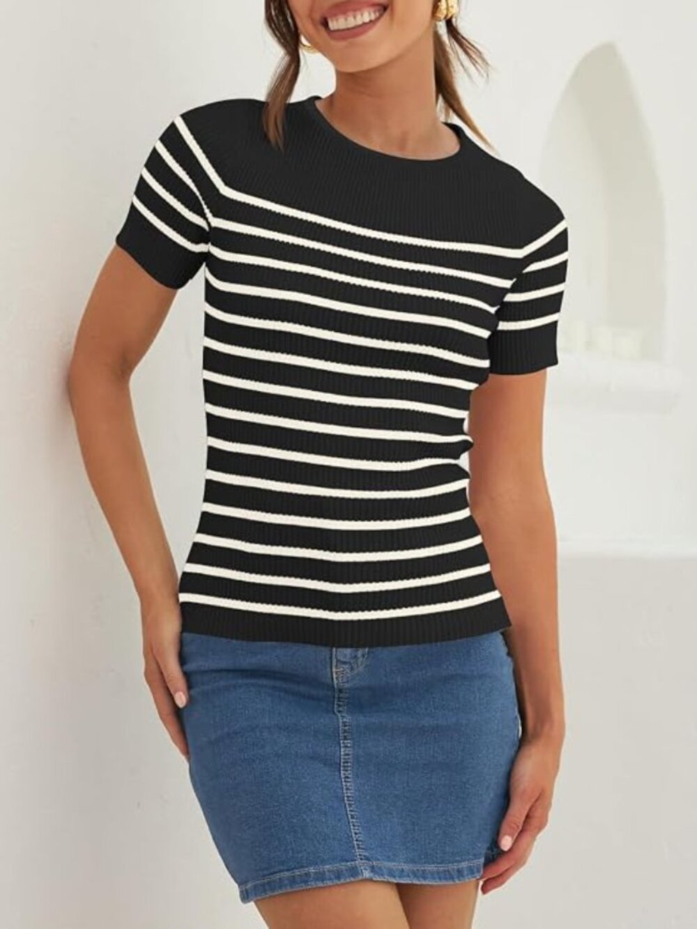 EUC Women's Black & White Striped Short Sleeve Crewneck Ribbed Shirt Sz L - Picture 6 of 6